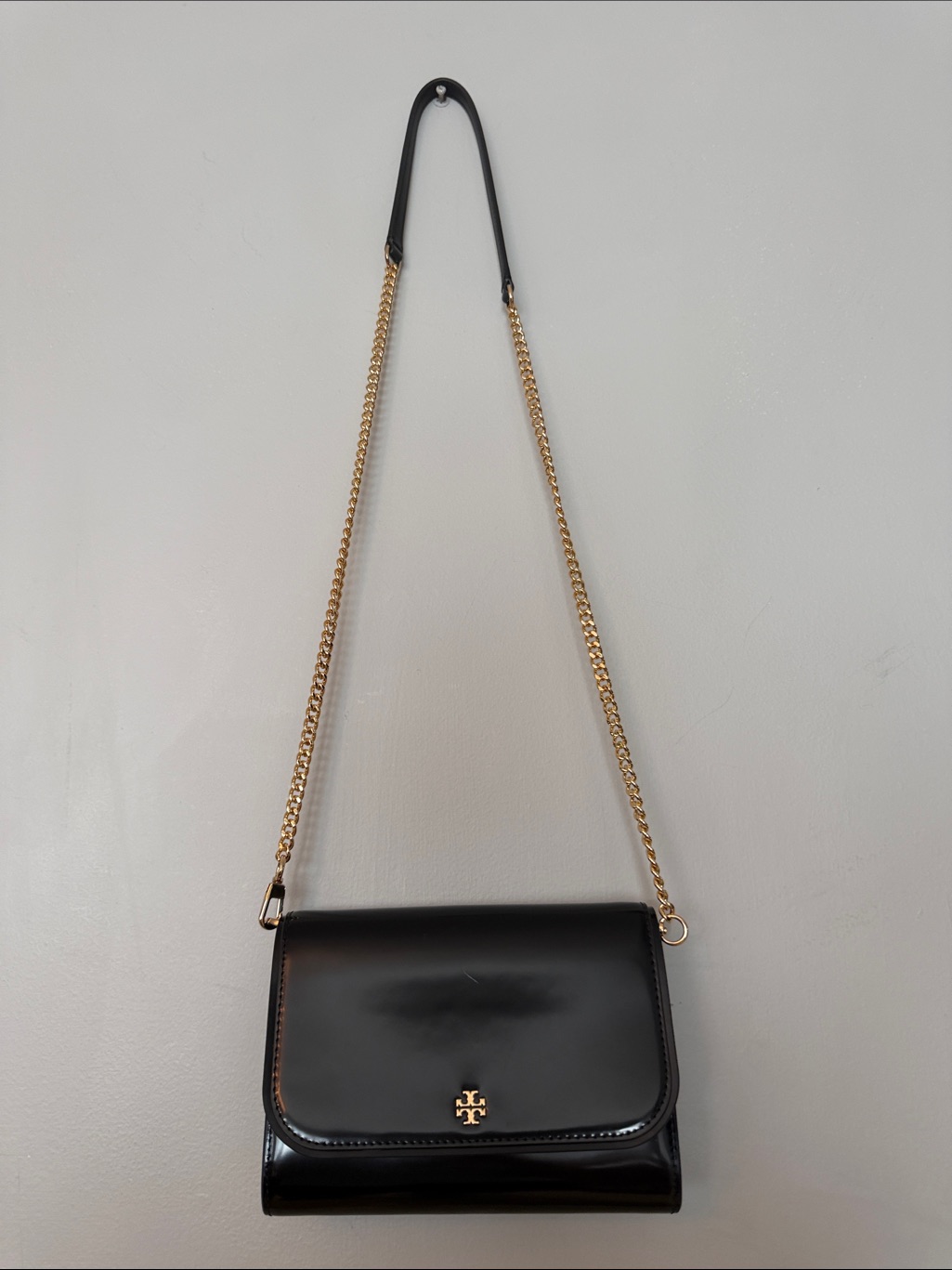 Tory Burch Black Patent Leather Crossbody With Gold Chain